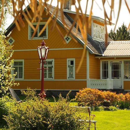 Leesi Puhkemaja Guest House Exterior photo