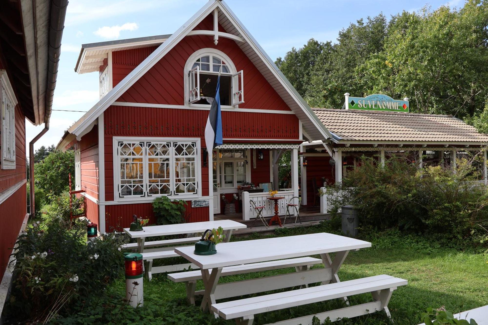 Leesi Puhkemaja Guest House Exterior photo