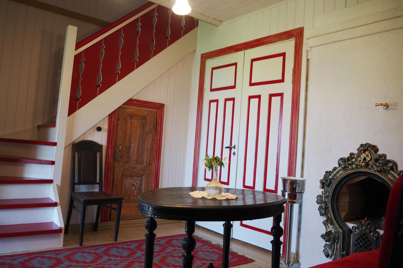 Leesi Puhkemaja Guest House Exterior photo